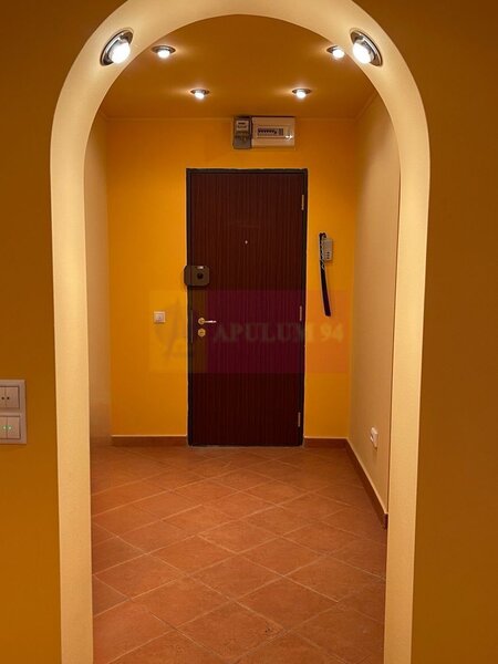 Vanzare apartament 3 camere in zona Ozana